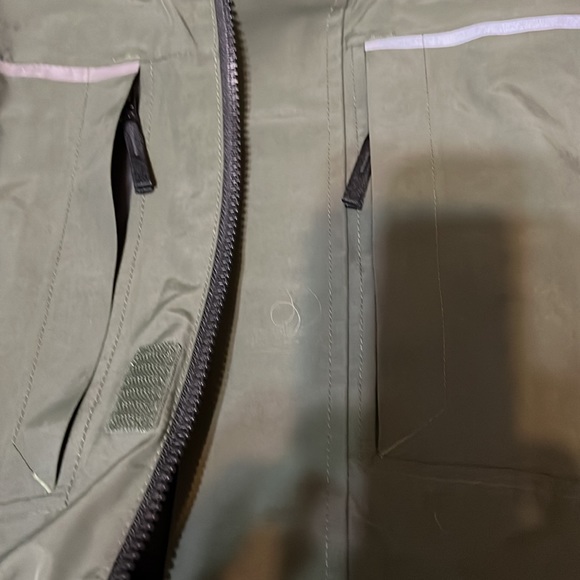 NWT men’s Lands End heavy coat for the winter - Picture 3 of 9